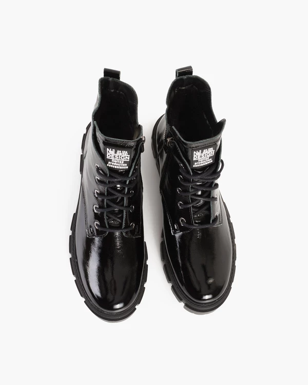 Czarne trzewiki damskie lakierowane 4