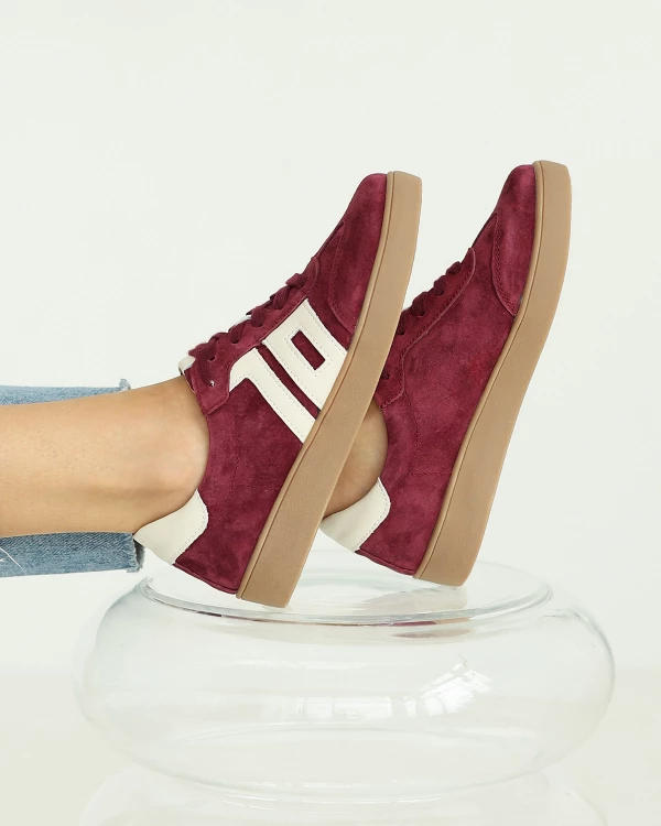 Bordowe trampki damskie z naturalnej skóry zamszowej