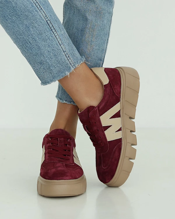 Bordowe półbuty damskie sznurowane na platformie