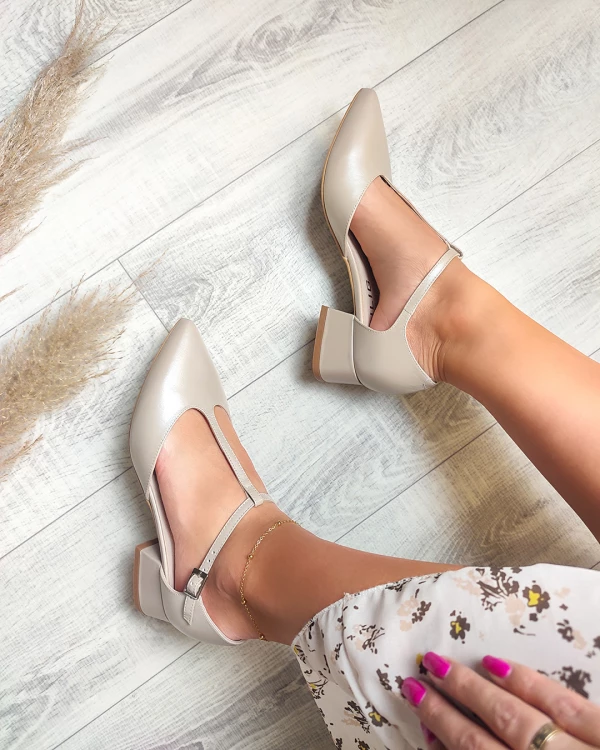 Perłowe czółenka skórzane na klocku