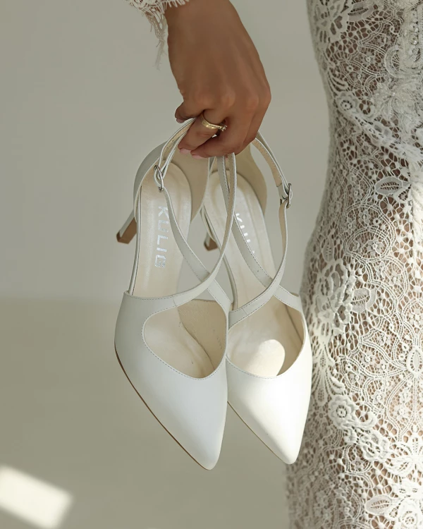 Perłowe czółenka skórzane na szpilce