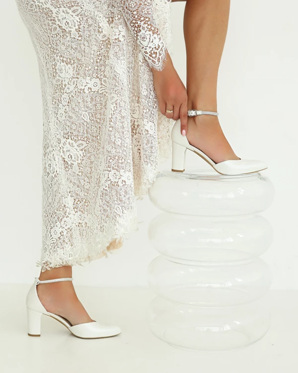 Perłowe sandały damskie skórzane na słupku