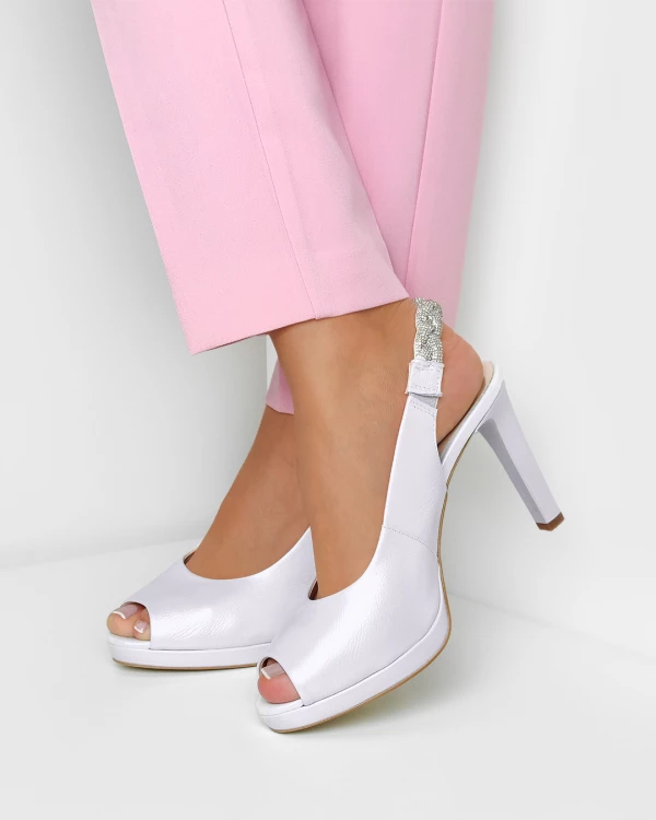 Perłowe sandały damskie skórzane na szpilce