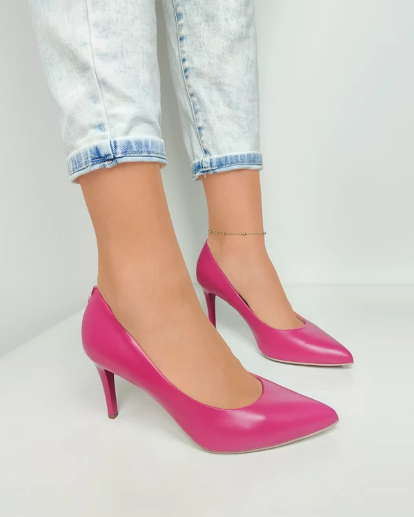 Różowe czółenka skórzane na szpilce 2