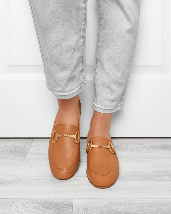 Rude mokasyny damskie skórzane z klamrą