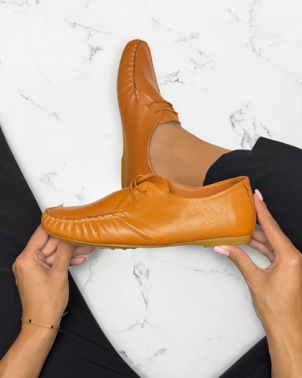 Rude mokasyny damskie sznurowane z naturalnej skóry licowej