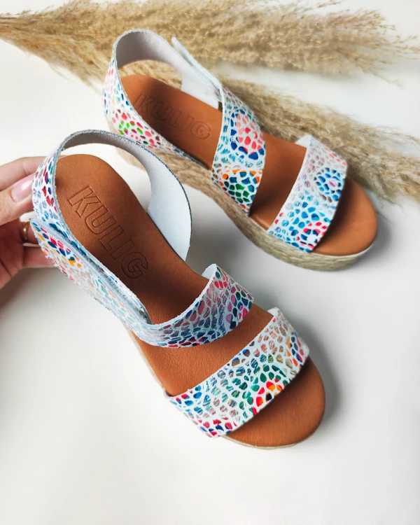 Wielokolorowe sandały damskie nubukowe z motywem