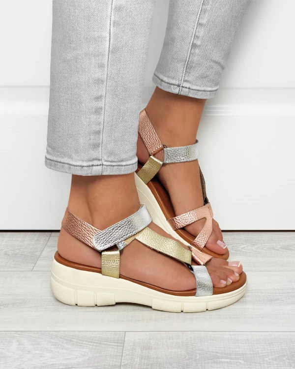 Wielokolorowe sandały damskie skórzane na koturnie