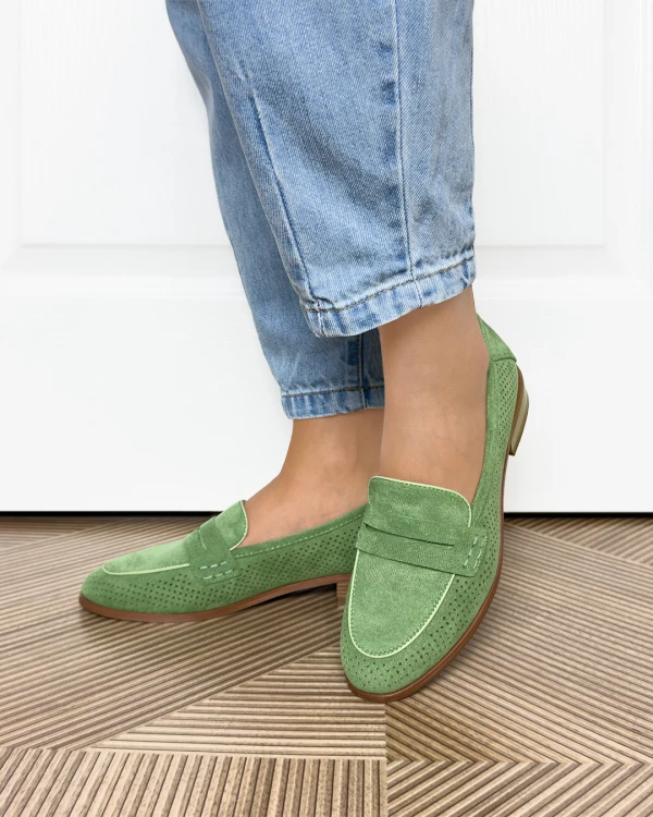 Zielone mokasyny damskie ażurowe z eko-zamszu