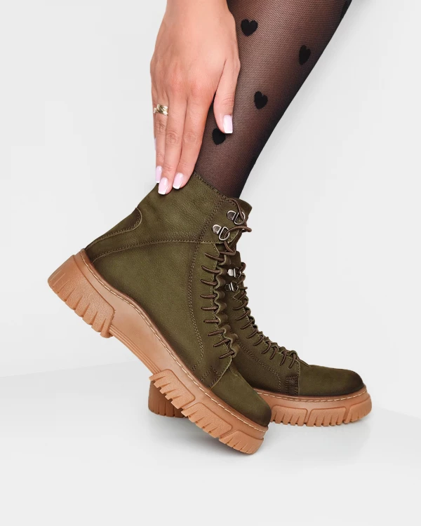 Zielone trzewiki damskie nubukowe ze skóry naturalnej