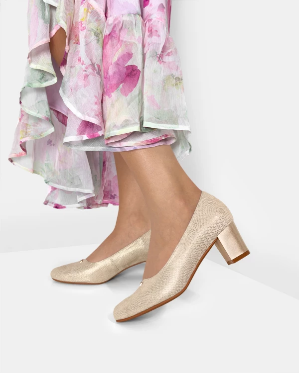 Złote czółenka damskie ze skóry ekologicznej na słupku