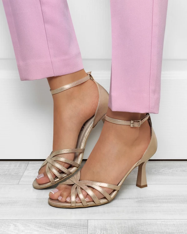 Złote sandały damskie skórzane na szpilce